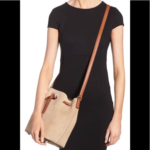 SOLD Michael Kors Miranda bucket bag - Picture 8 of 8